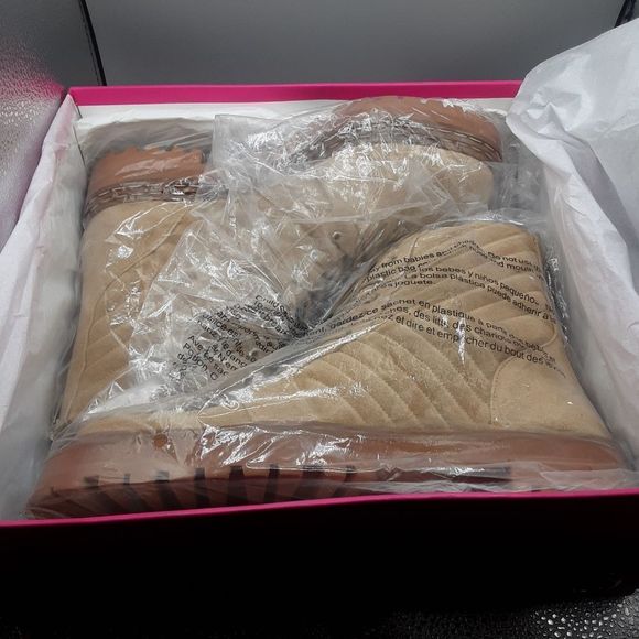 Vince Camuto Beige Combat Boots Sz 11 NIB - Picture 10 of 11